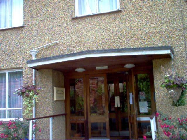 Tekels Park Guest House Camberley Exterior photo